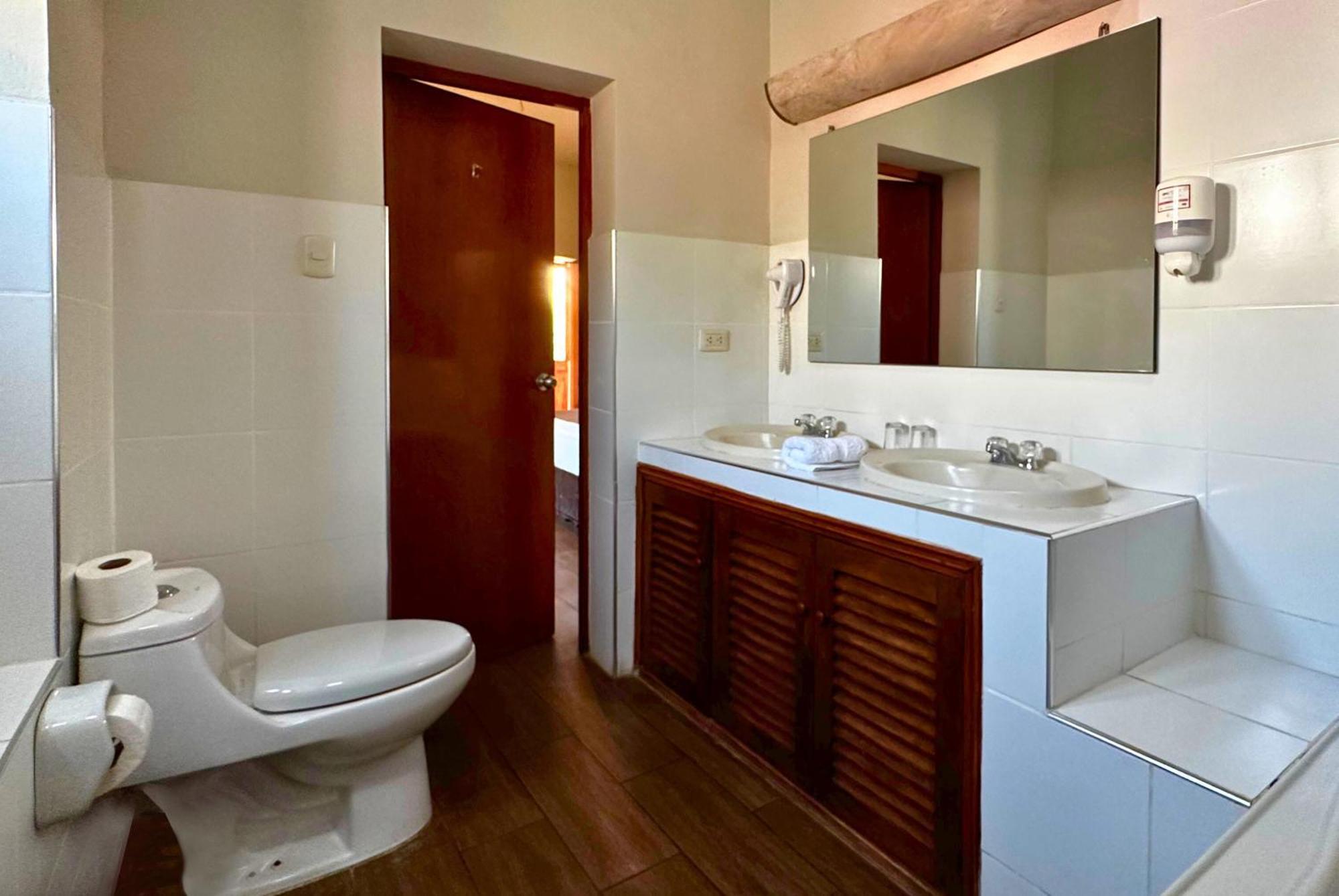 Dm Hoteles Mossone - Ica Exterior foto